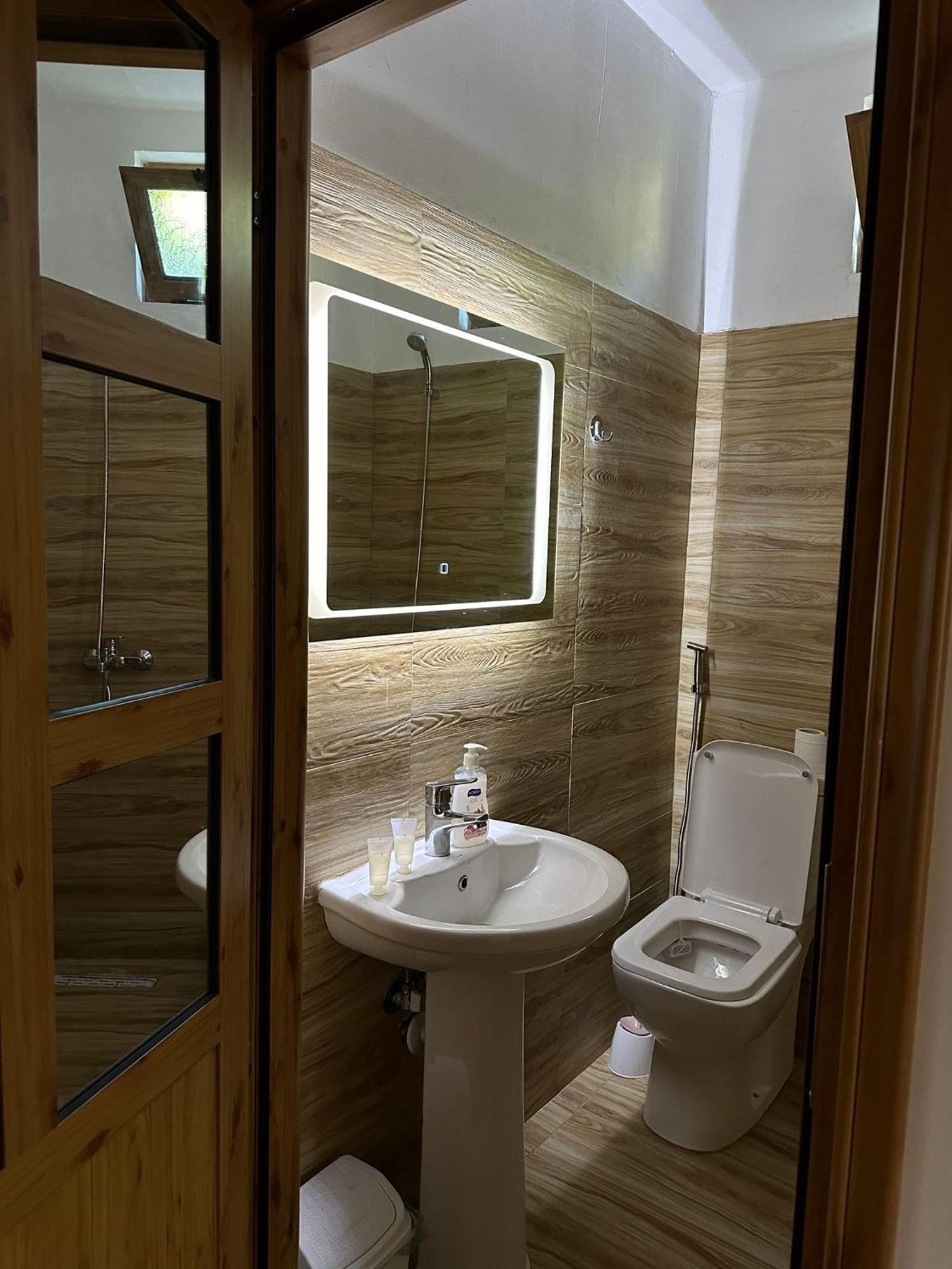 Alimeti Guesthouse بيرات المظهر الخارجي الصورة